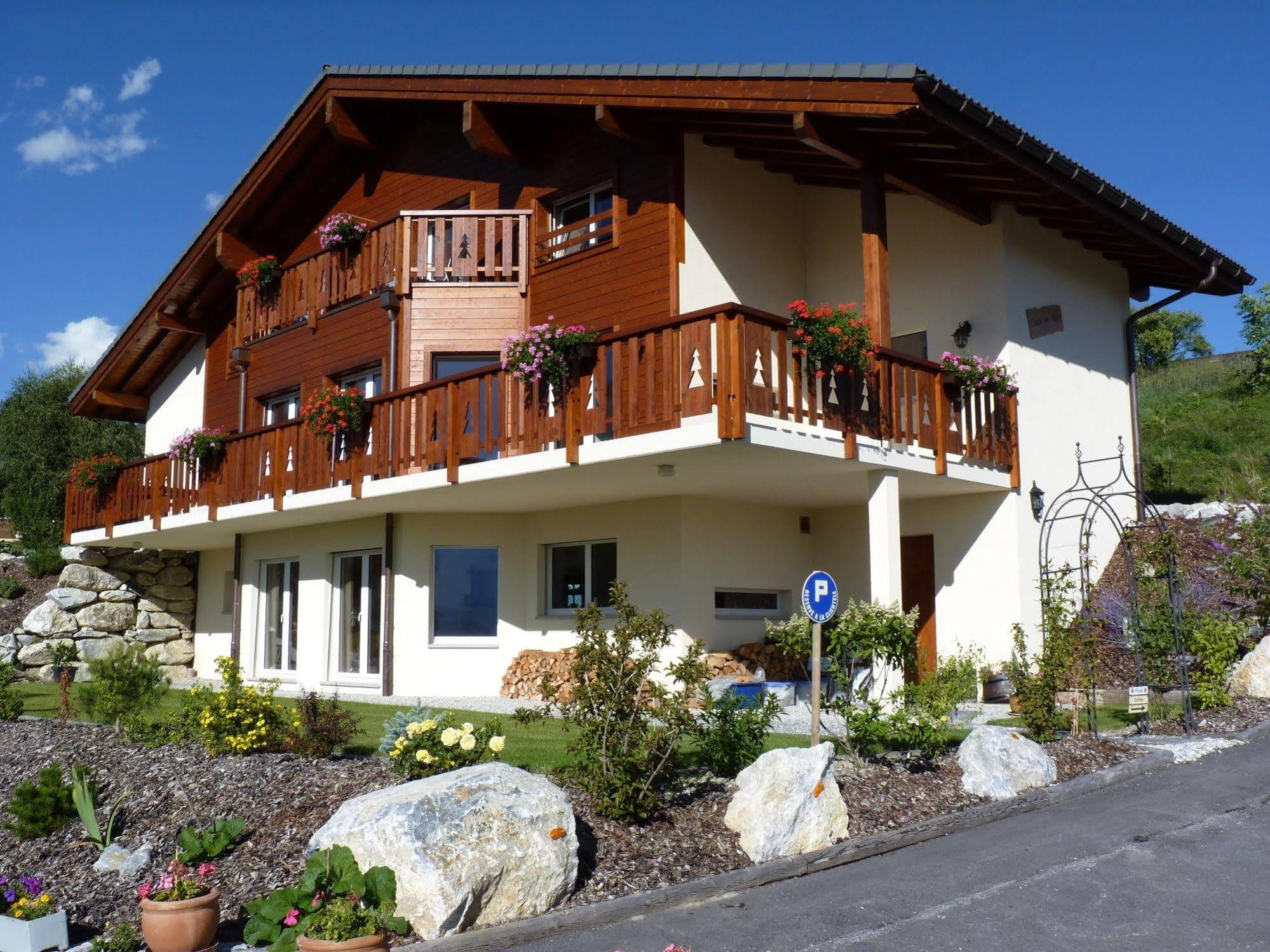 Chalet Des Alpes Bed & Breakfast Crans-Montana Ngoại thất bức ảnh